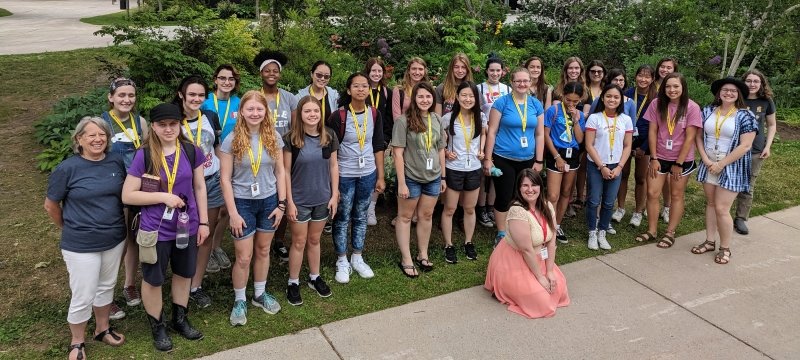 A group of summer 2019 Women in Computer Science (WiCS) students