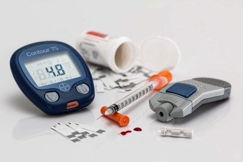 Diabetes devices and apparatuses.