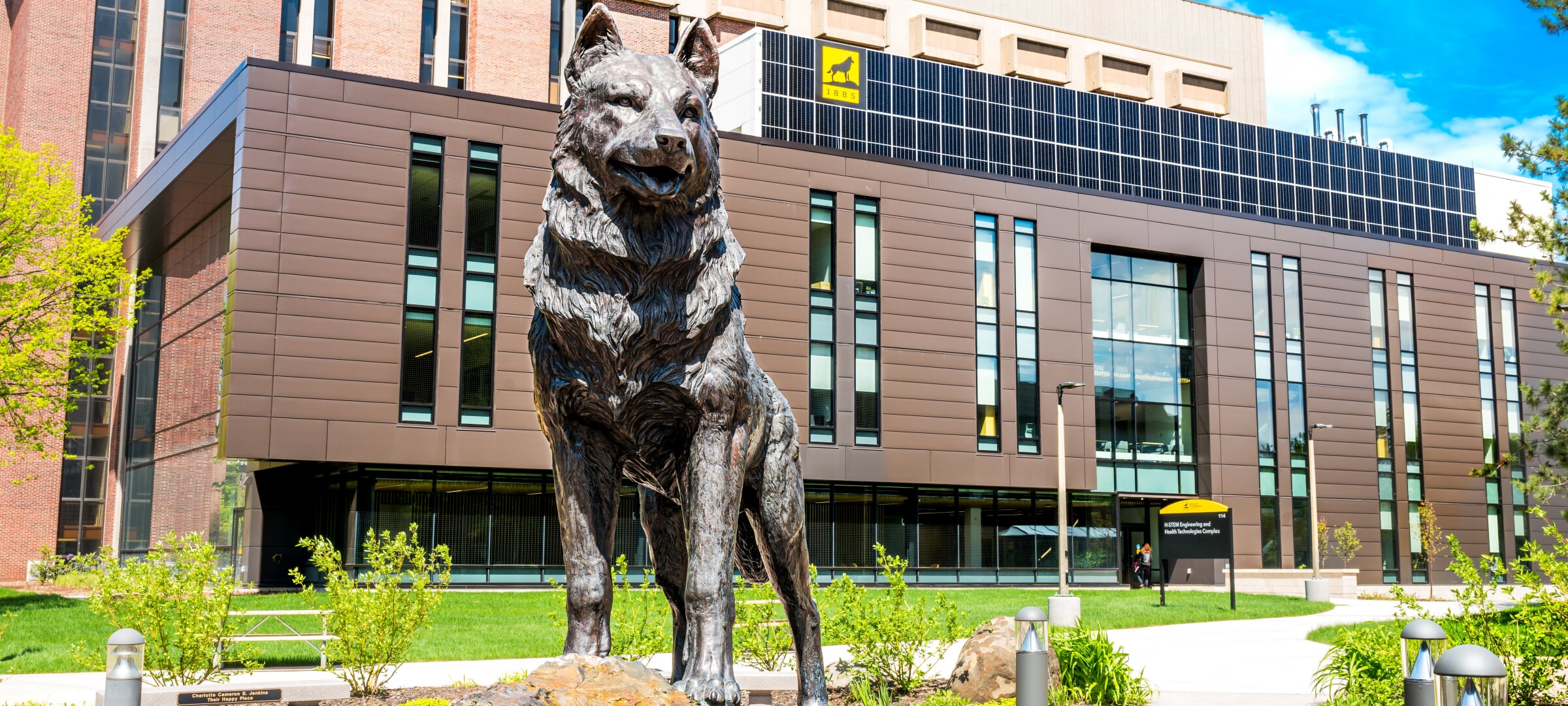 husky statue
