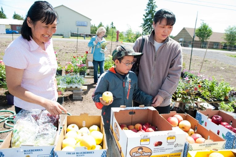 NCA Ag Family purchasing fresh fruit.