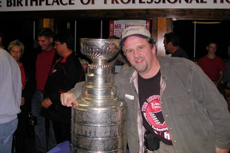 Larry Sutter wants to see every NHL team play in their home rink. But he didn’t have to travel far to see the Stanley Cup —alum Randy McKay brought it to Michigan Tech. Larry Sutter in the Michigan Tech SDC with the Stanley Cup.
