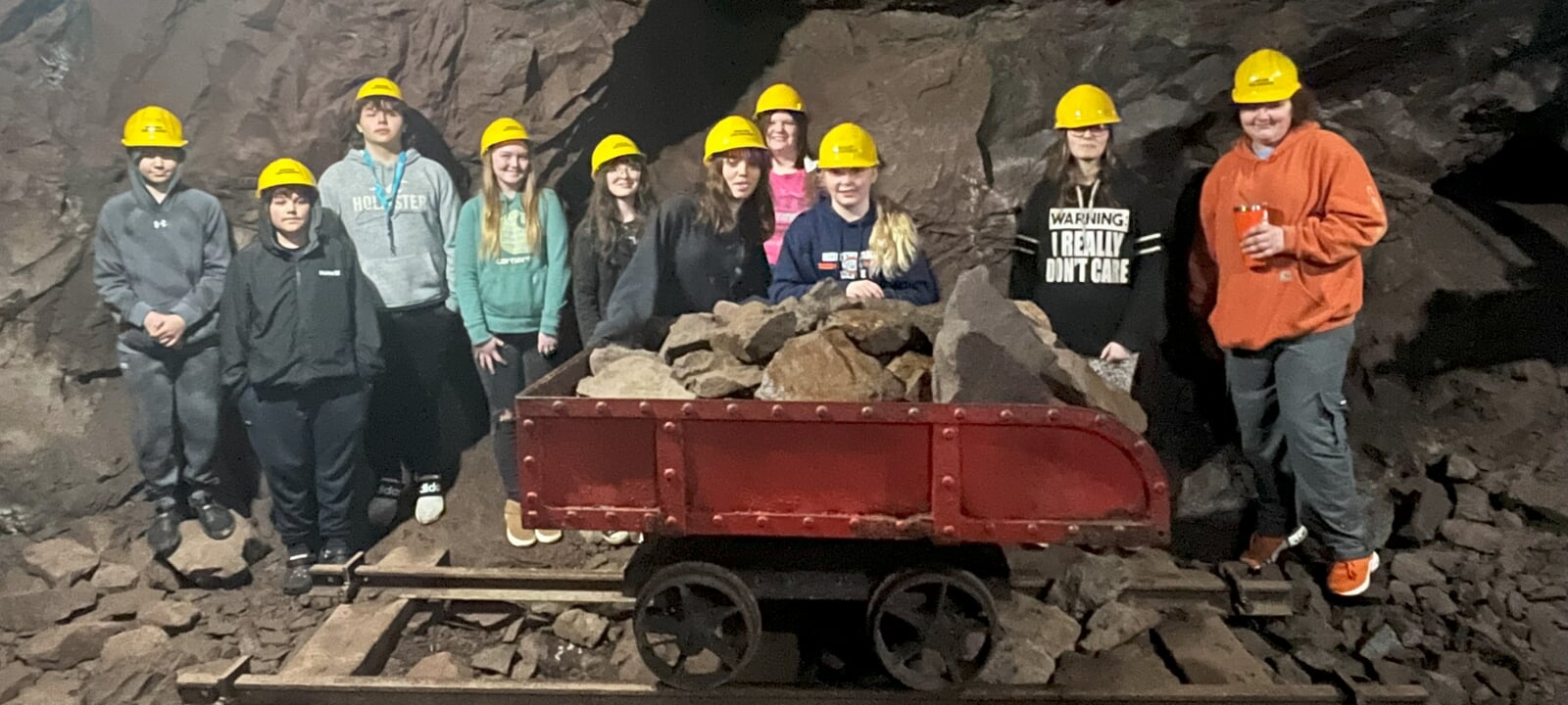 trio students tour quincy mine