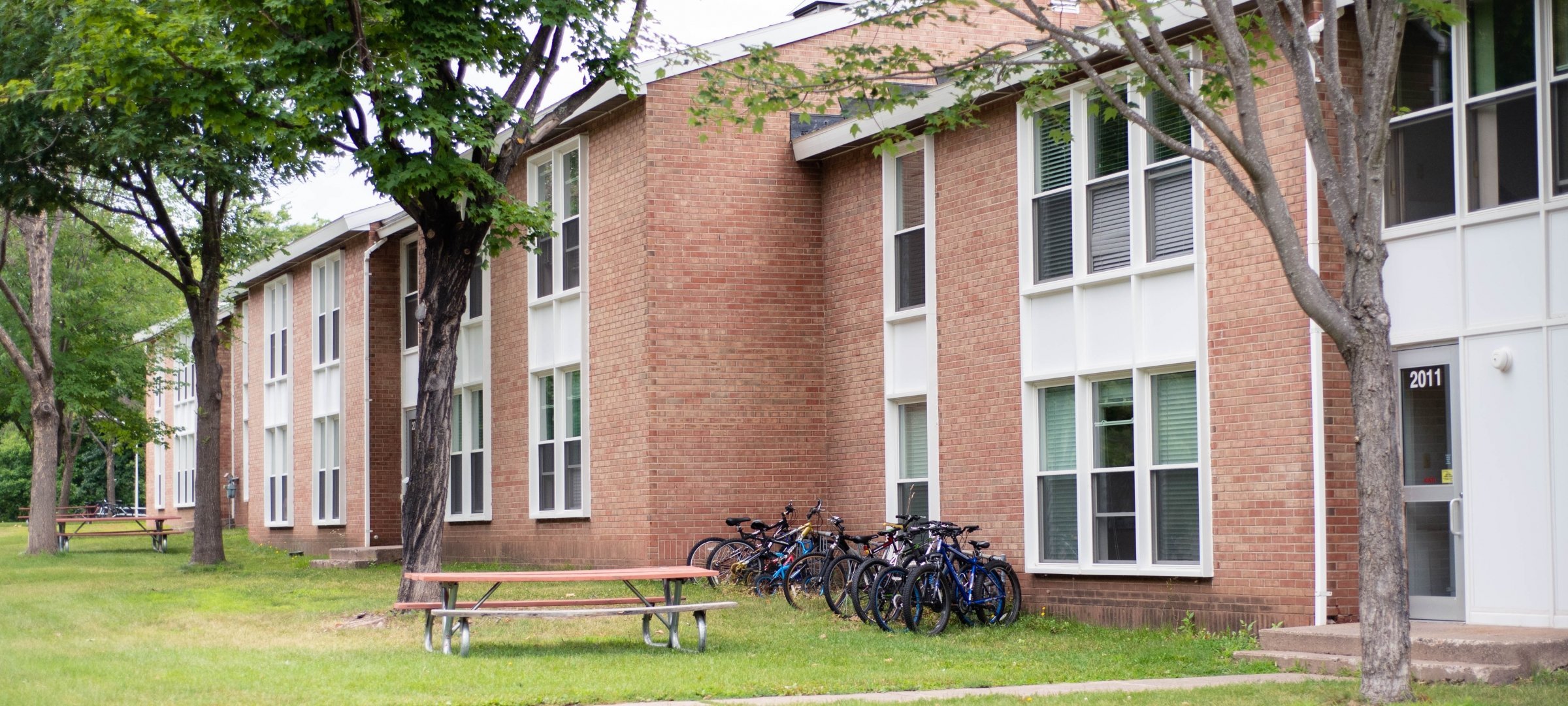 The exterior of Daniell Heights apartments at Michigan Tech